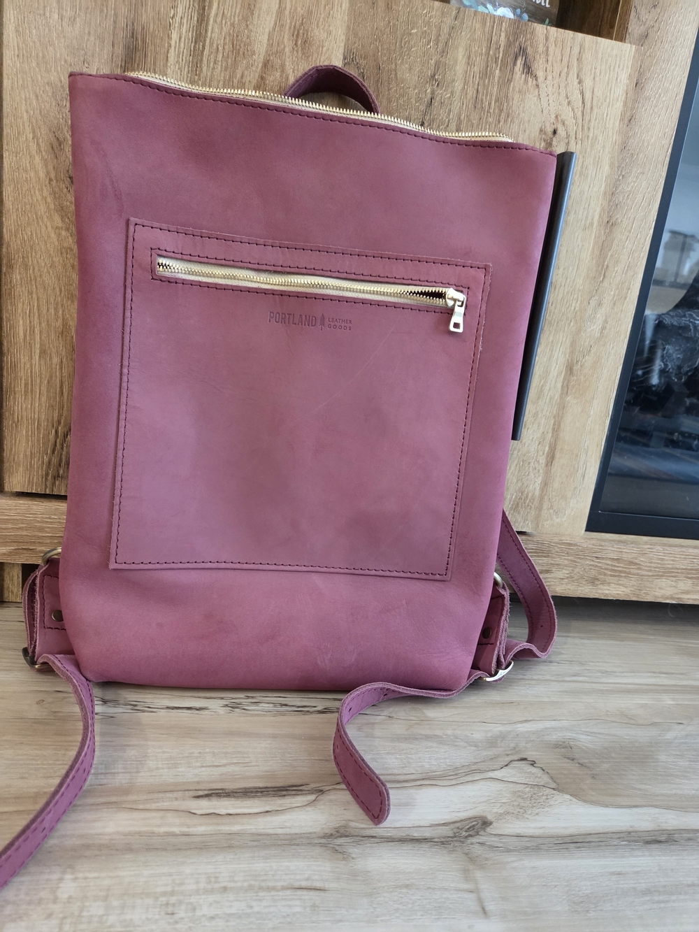 Portland Leather Mauve Leather Pouch with Gold Zipper
